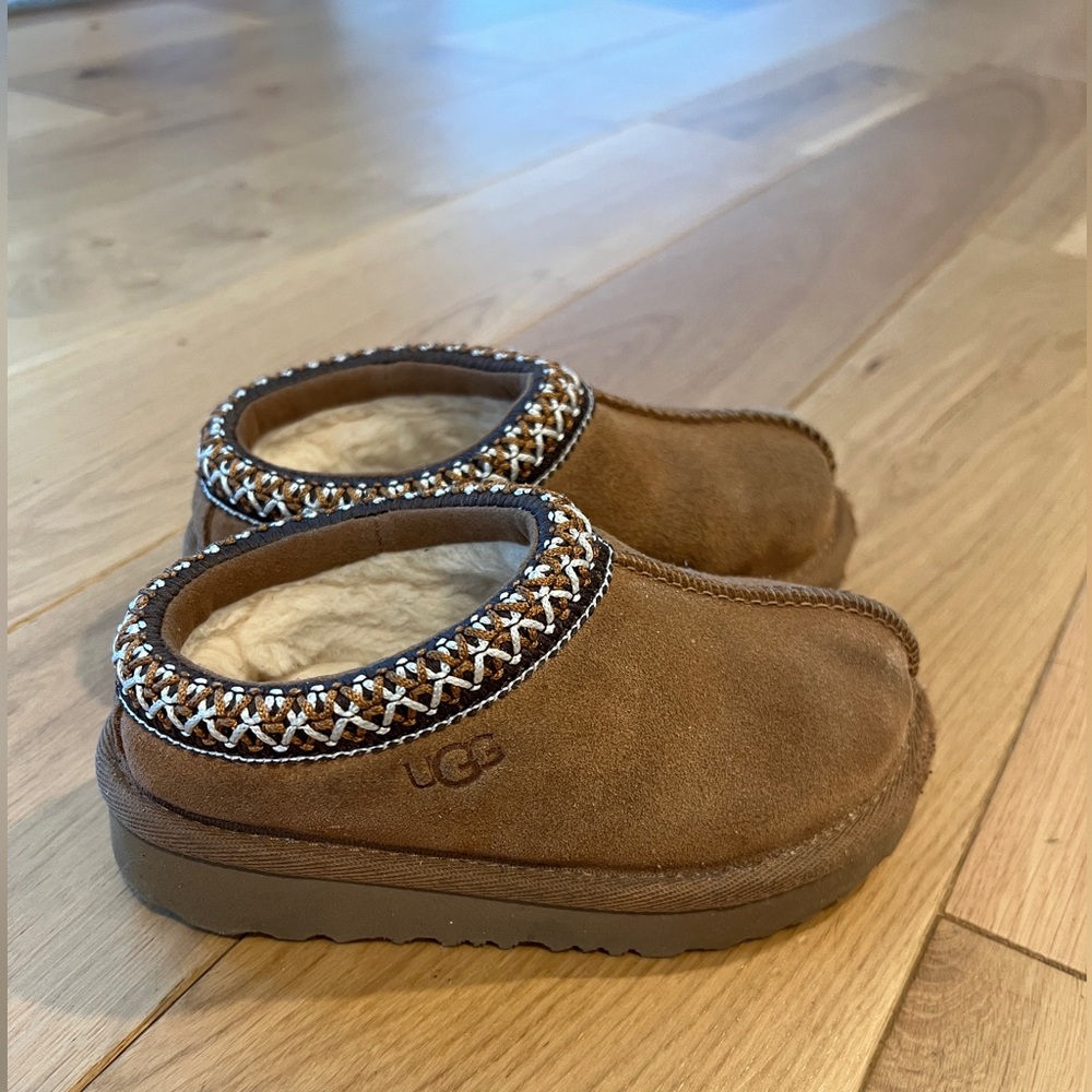 UGG Tasmans Toddler Size 8